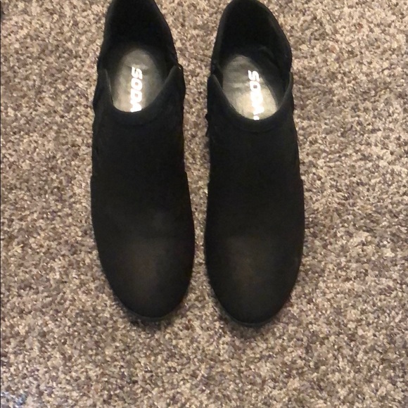 Black Ankle Booties - Picture 1 of 4